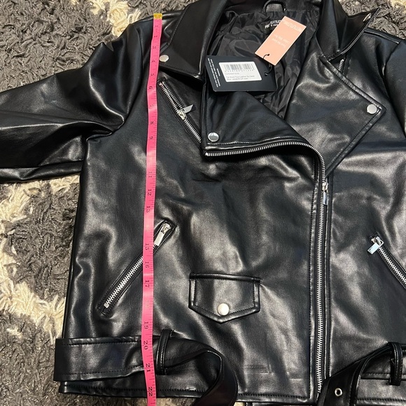 NWT PrettyLittleThing Black Faux Leather Belted Biker Jacket - Picture 10 of 16